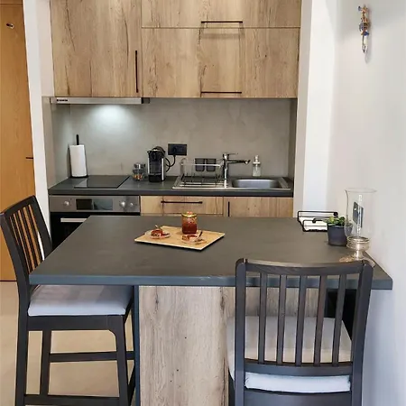 10 Boutique Apartment *