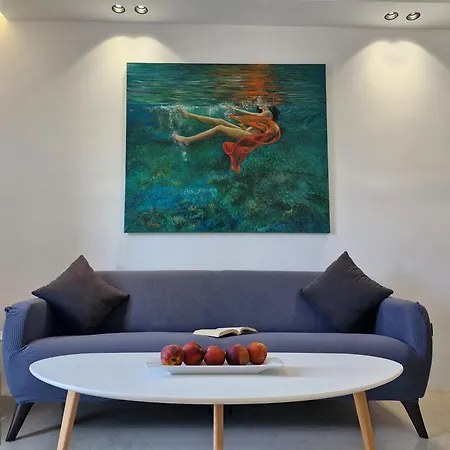 10 Boutique Apartment
