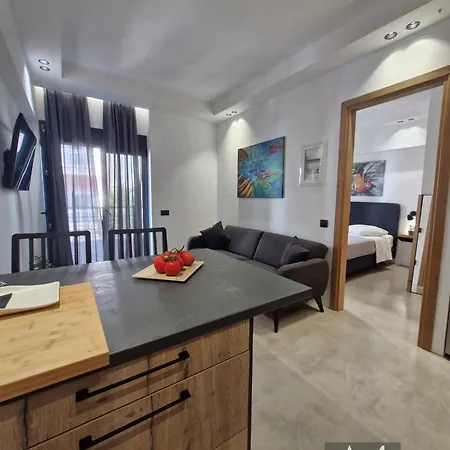 10 Boutique Apartment