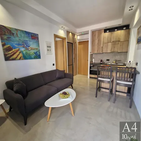 10 Boutique Apartment *