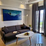 Apartment 10 Boutique *